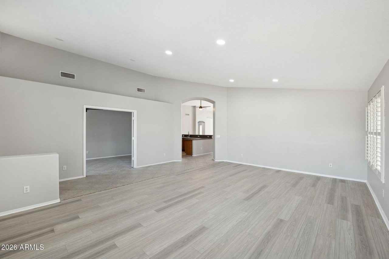 9235 W Marconi Ave - Photo 7 of 41