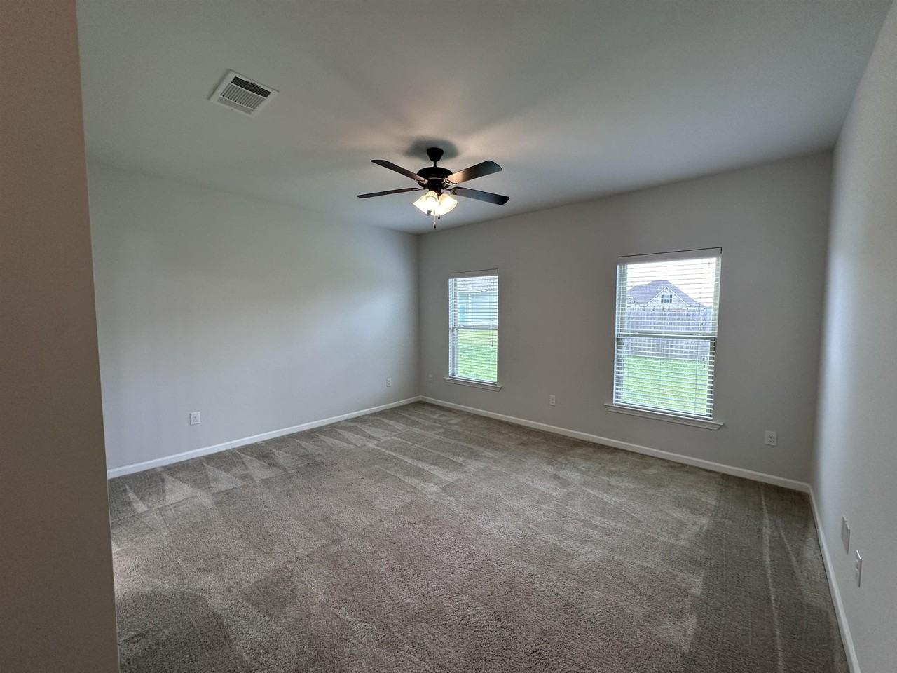 109 Colony Station St - Photo 6 of 12