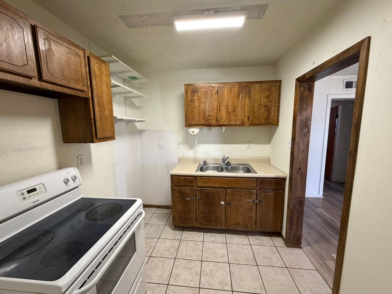 1013 Pate St - Photo 5 of 17