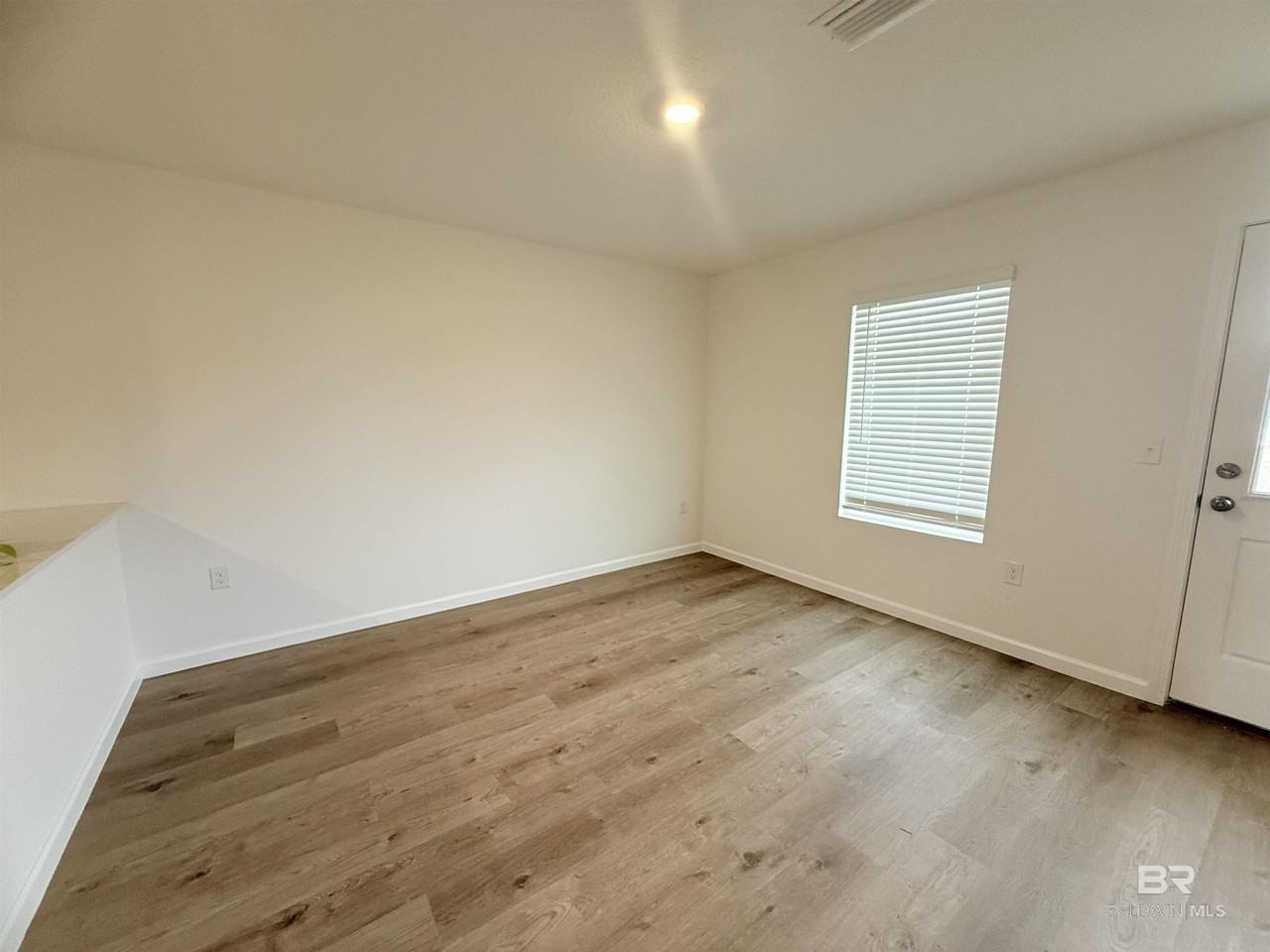 16118 Eden St - Photo 5 of 15