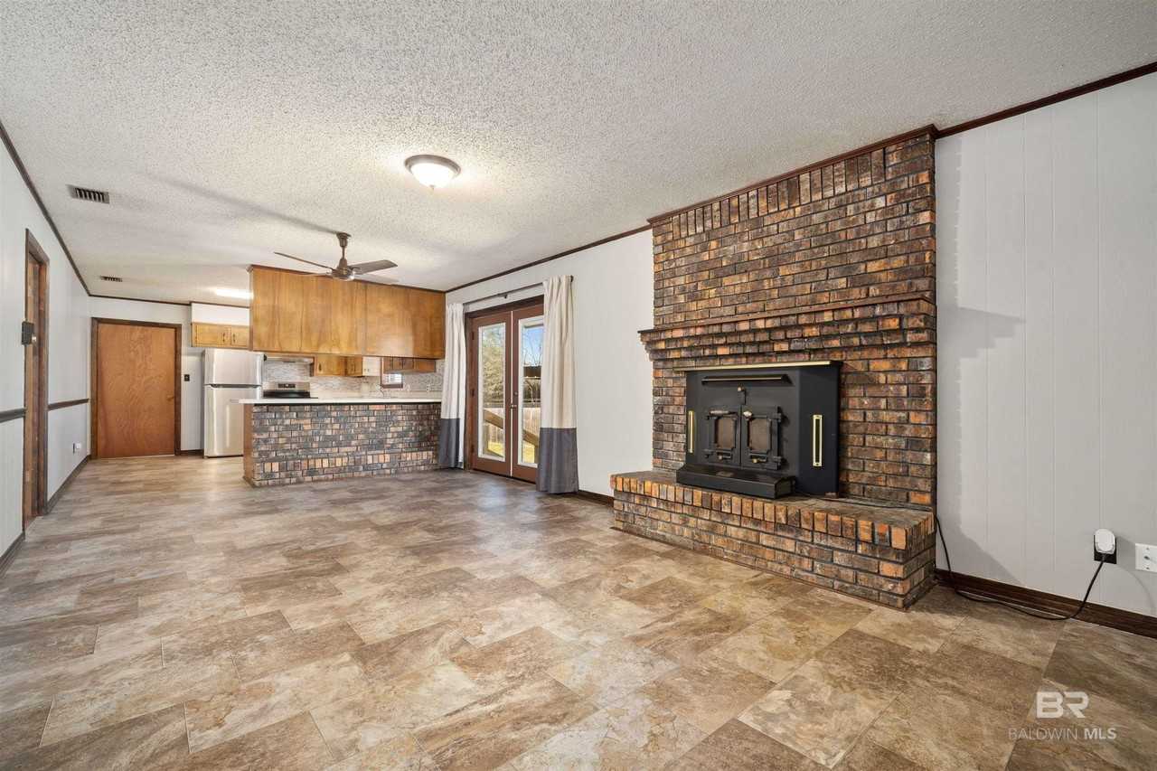 30045 Wayside Dr - Photo 5 of 19