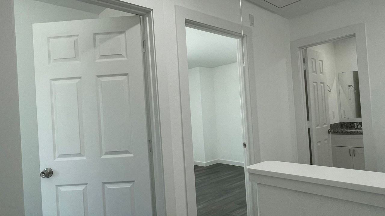 6015 Wedgefield St #B - Photo 2 of 11