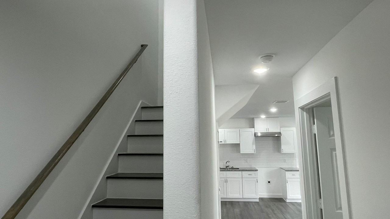 6015 Wedgefield St #B - Photo 3 of 11