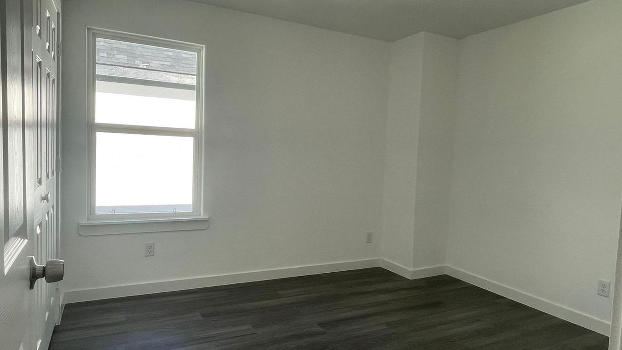 6015 Wedgefield St #B - Photo 4 of 11