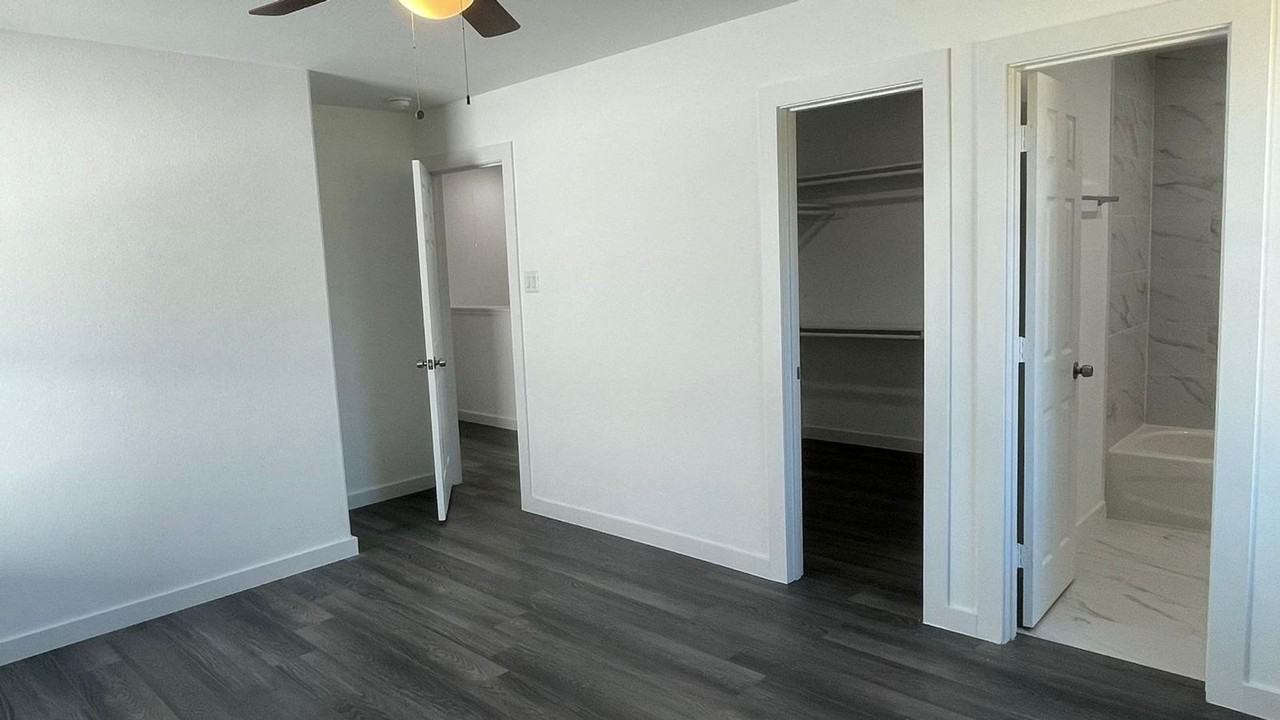 6015 Wedgefield St #B - Photo 5 of 11