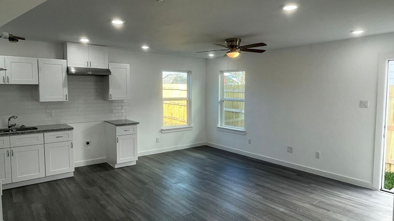 6015 Wedgefield St #B - Photo 7 of 11