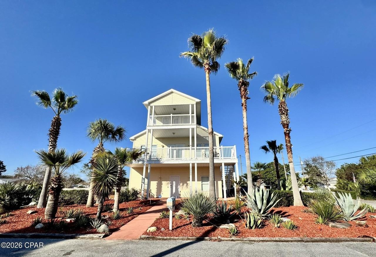 13800 Pelican St - Photo 2 of 37