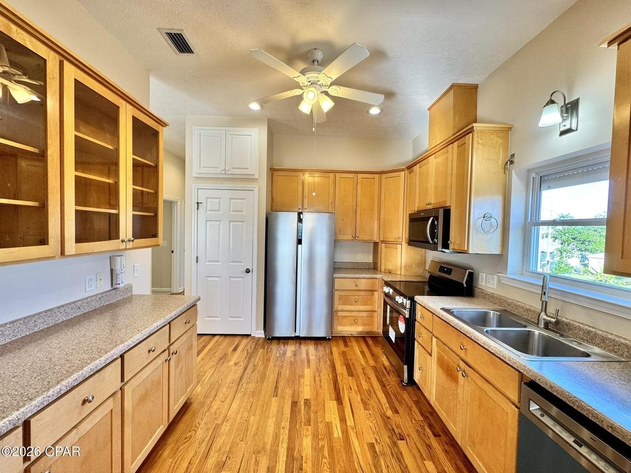 13800 Pelican St - Photo 7 of 37