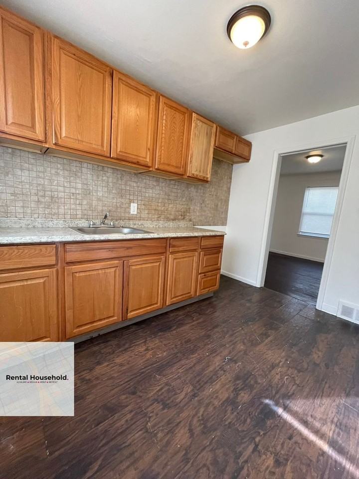 9953 Pierson St - Photo 2 of 19