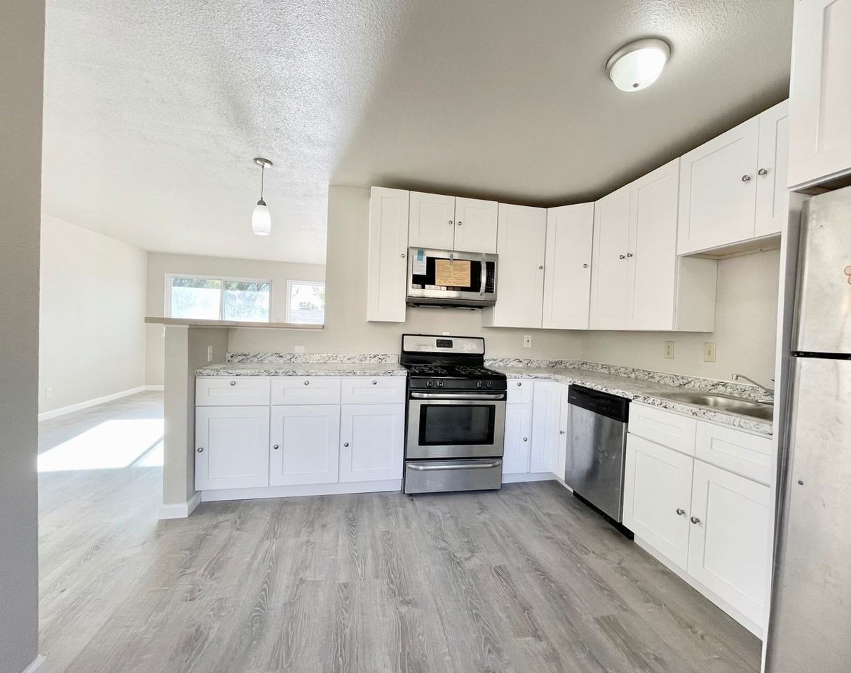 2137 Frontier Dr - Photo 7 of 25