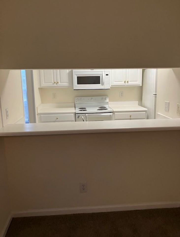 802 Bryce Ct Apt H - Photo 3 of 13