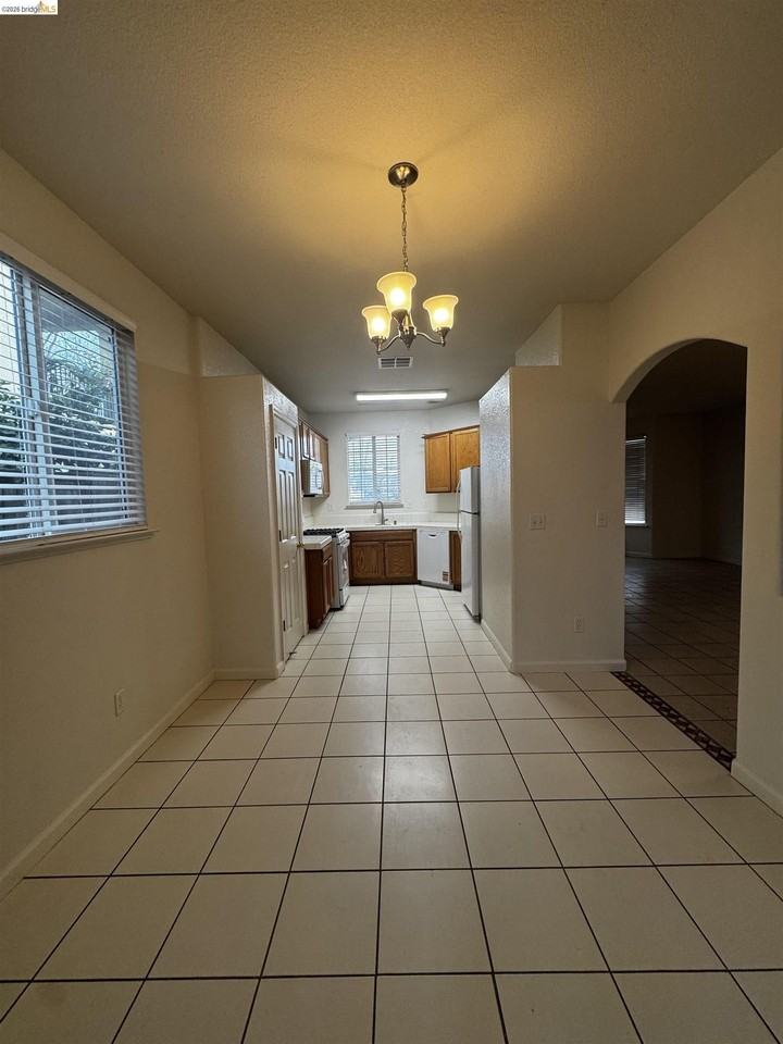 8224 Shay Cir - Photo 6 of 26