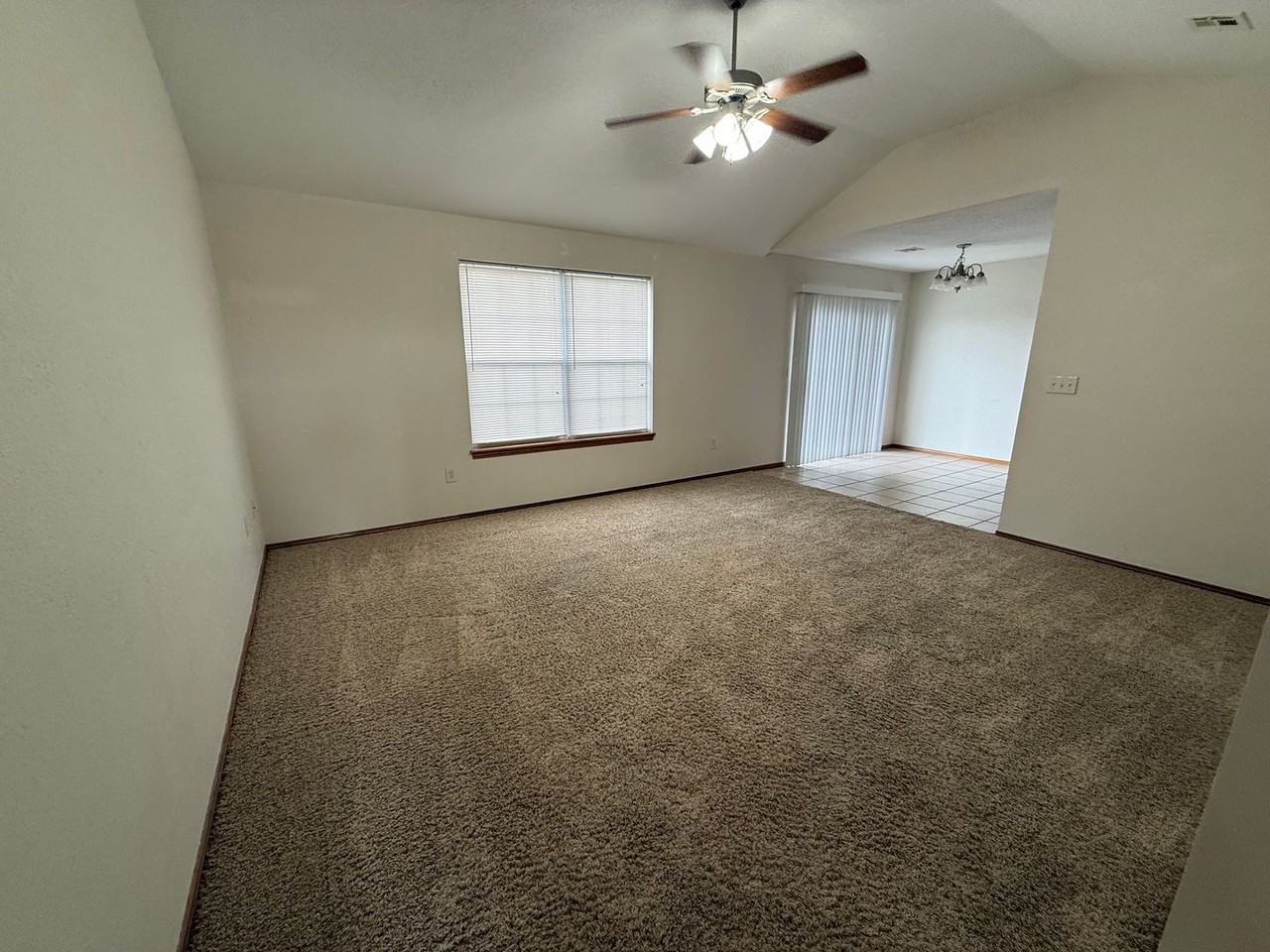 707 Sean Ct - Photo 2 of 19