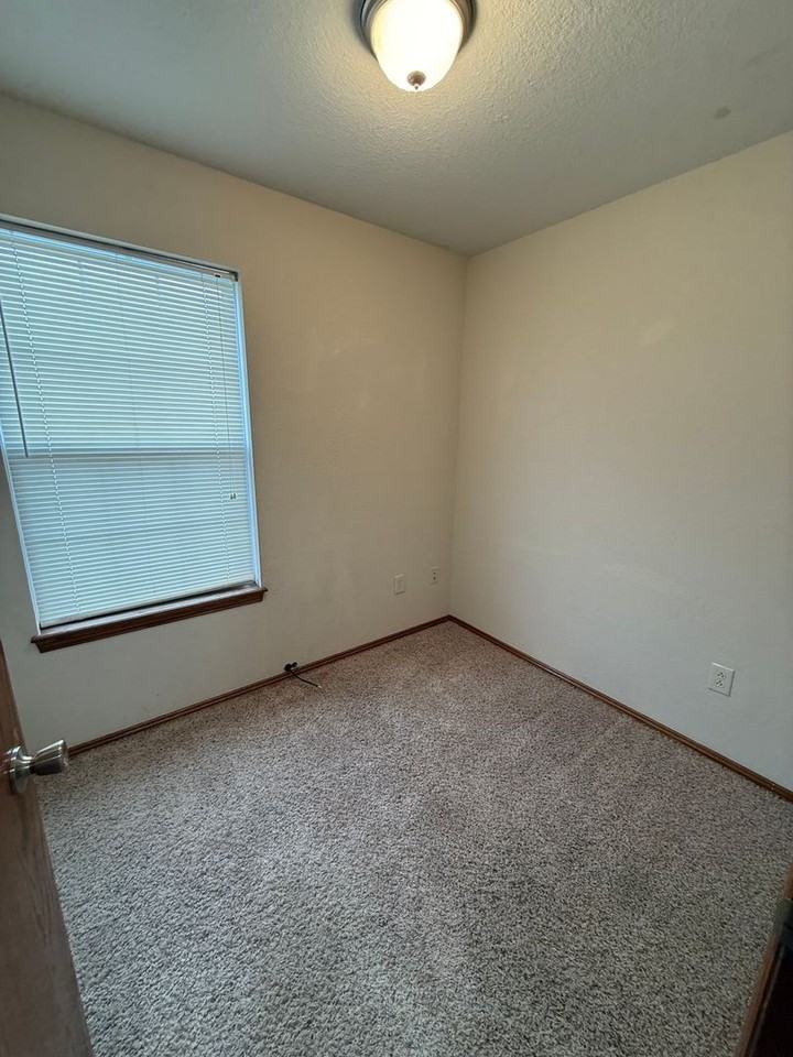 707 Sean Ct - Photo 6 of 19