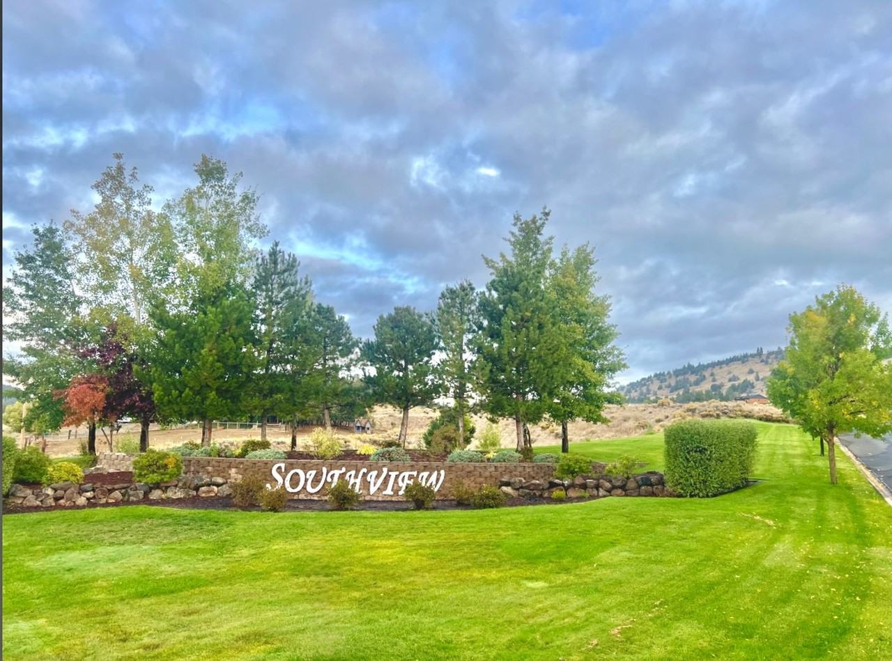 5105 Hickory Ln - Photo 2 of 43