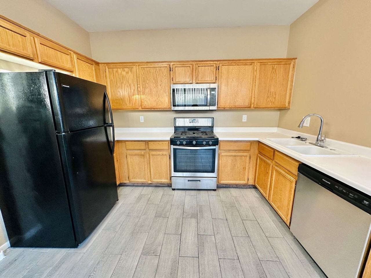 2637 Spider Cactus Ct - Photo 7 of 28