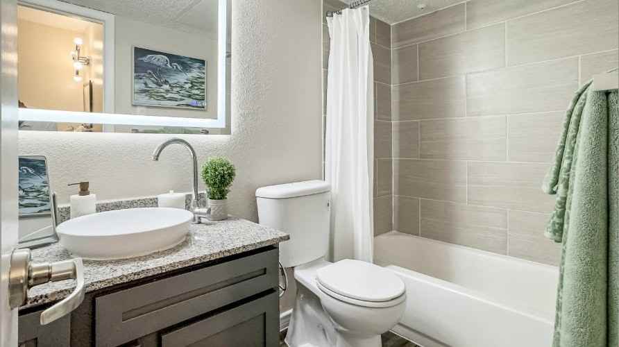 409 East William Cannon Drive, Unit 207 - Photo 5 of 11