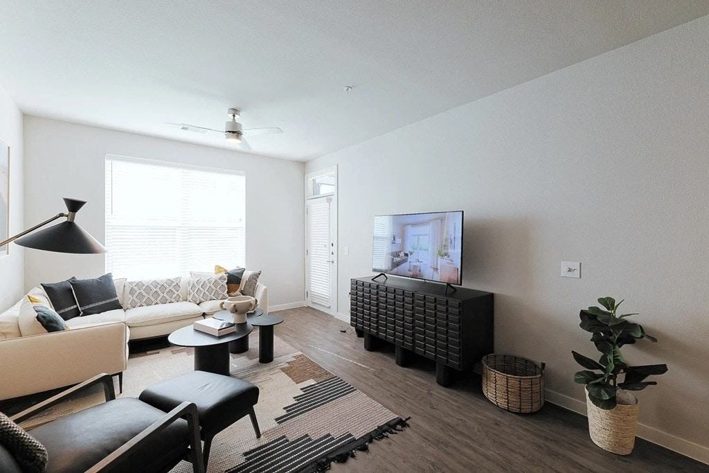 12201 Dessau Road, Unit 03203 - Photo 3 of 7