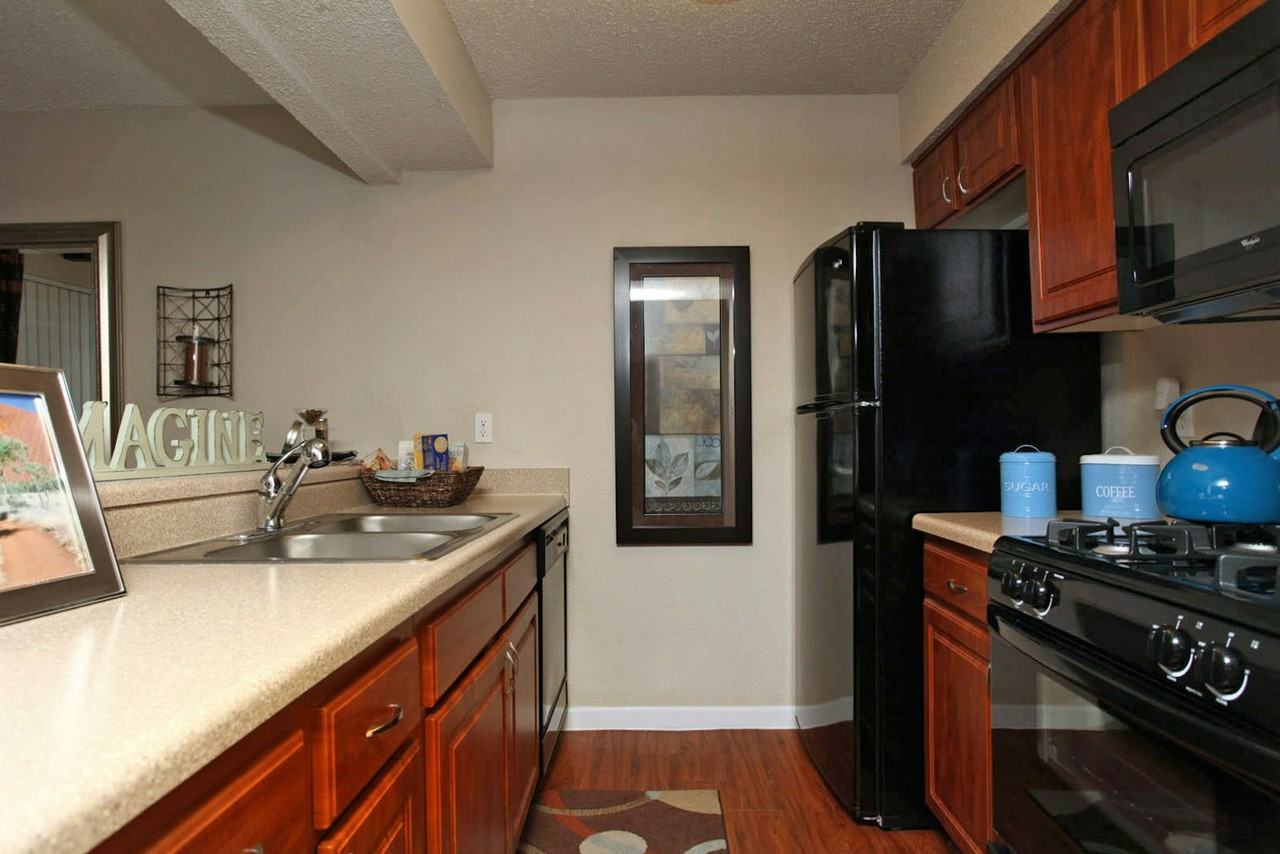 7201 Hart Lane, Unit 1-1024 - Photo 5 of 7