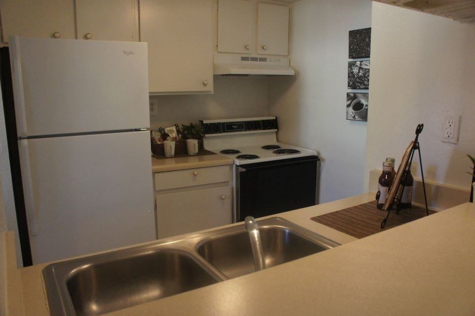 3524 Greystone Drive, Unit 162 - Photo 4 of 7
