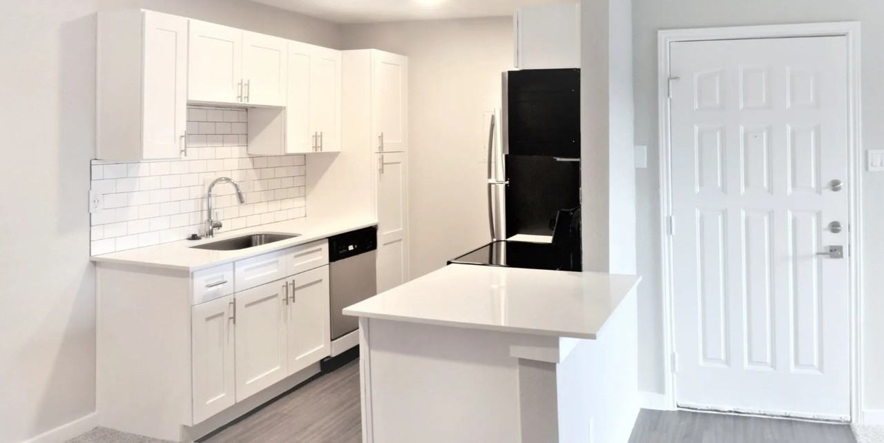 7001 South Congress Avenue, Unit H201 - Photo 3 of 6