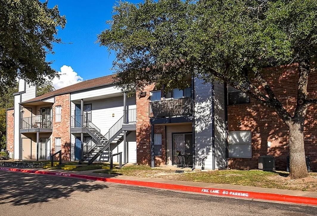 7001 South Congress Avenue, Unit H201 - Photo 5 of 6