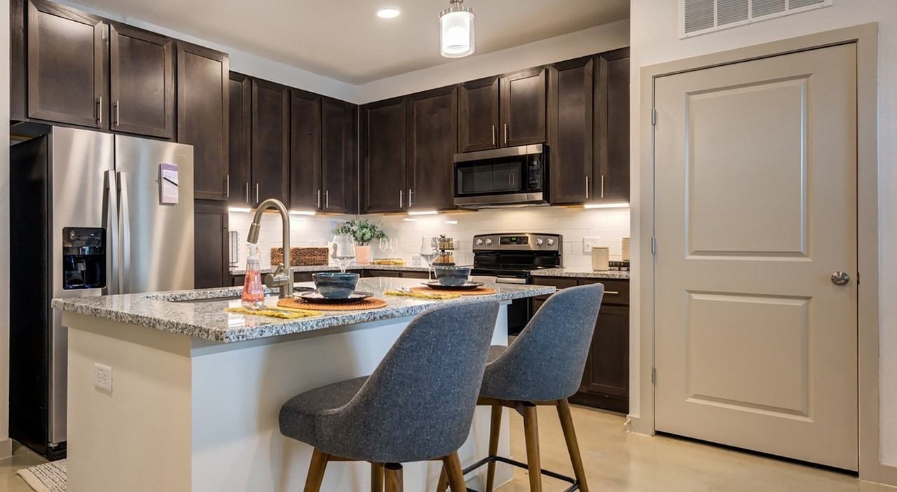 1127 Pearl Retreat Lane, Unit 6103 - Photo 2 of 10