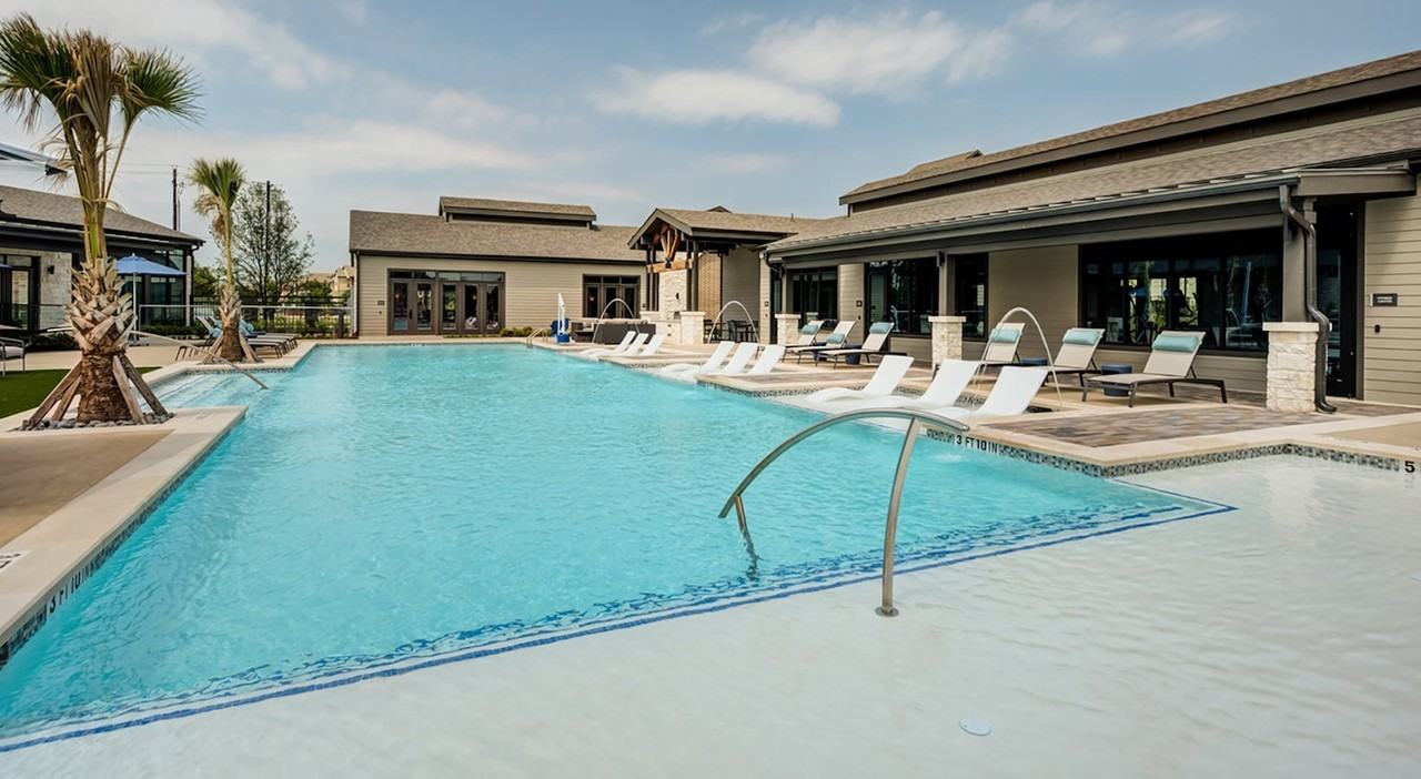 1127 Pearl Retreat Lane, Unit 6103 - Photo 4 of 10