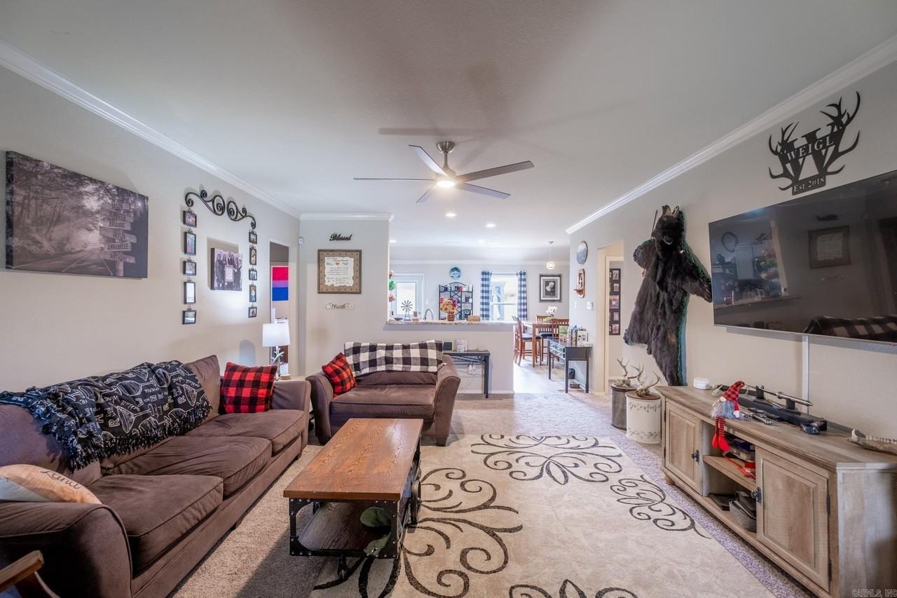 16 Saunder Dr N - Photo 4 of 22