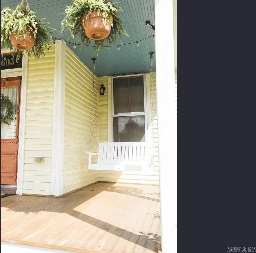 1605 Scott St - Photo 3 of 21