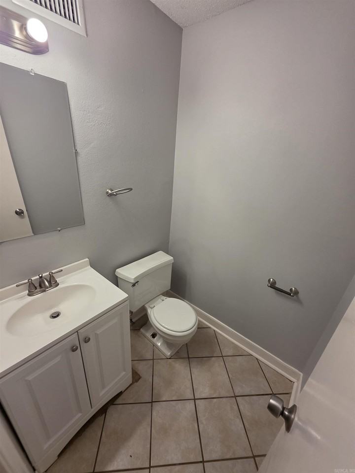 2007 Vancouver Dr - Photo 6 of 14