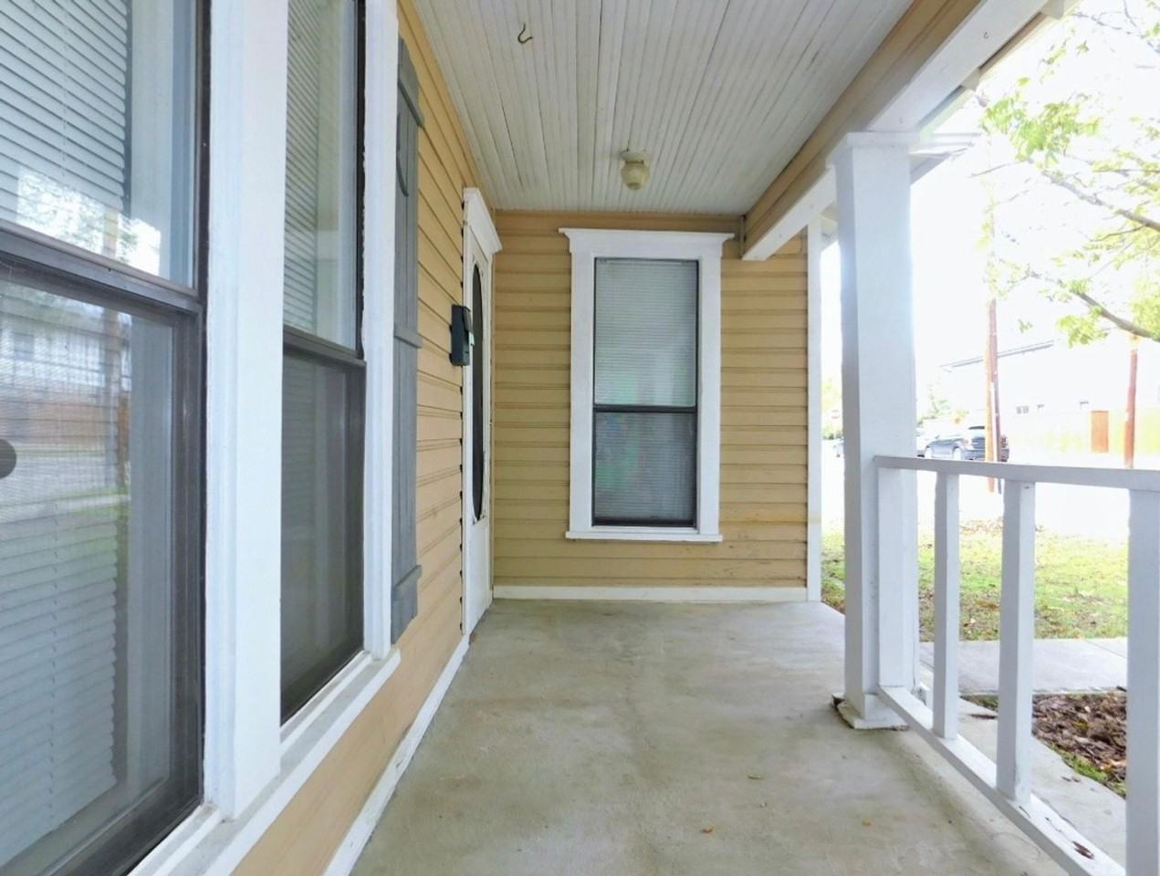 612 Schmitz Ave - Photo 2 of 13