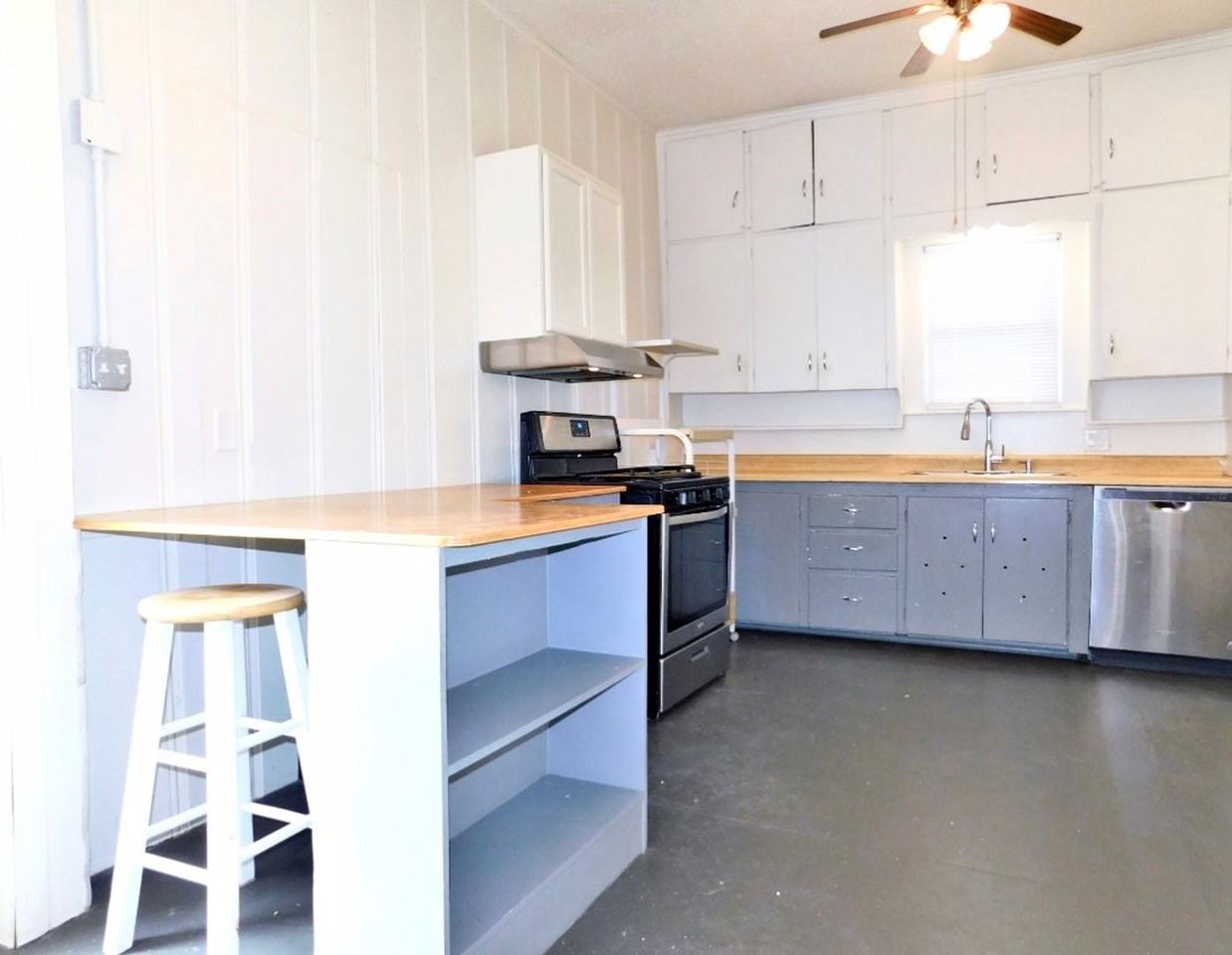 612 Schmitz Ave - Photo 5 of 13