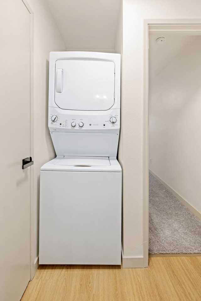 Walnut Manor - Photo 2 of 35