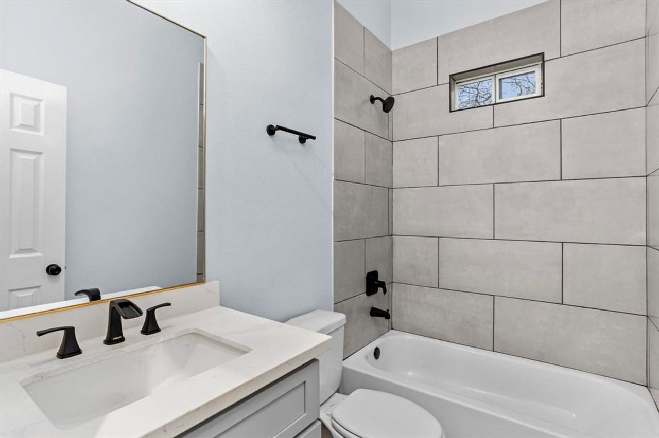 1010 Junell St #A - Photo 5 of 17