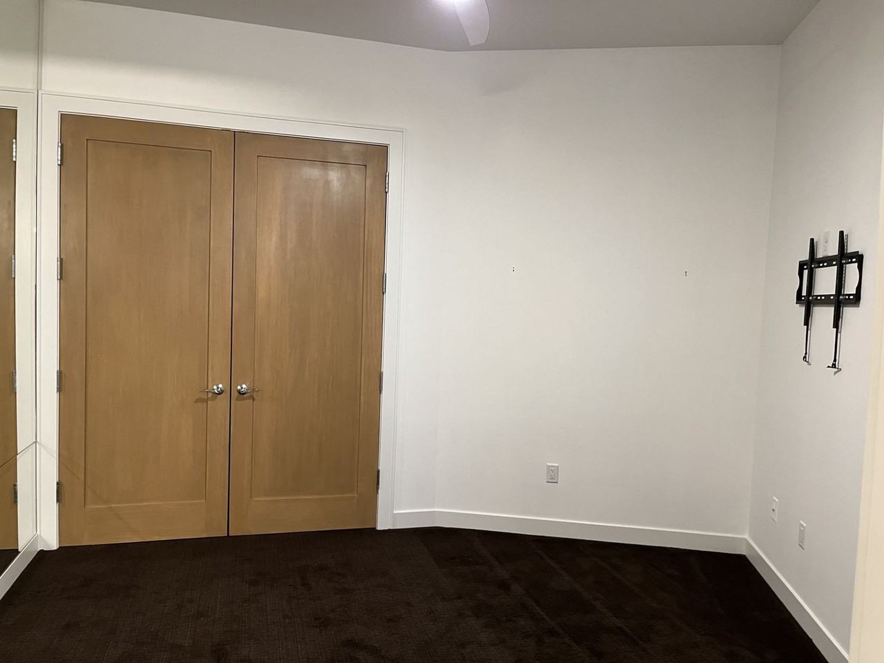 5600 N Lake Dr #205 - Photo 4 of 19