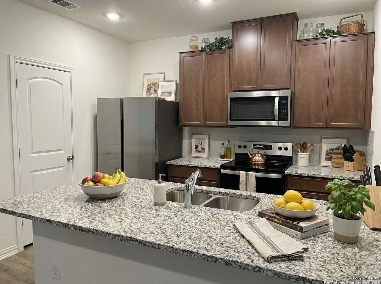 11627 Black Rose - Photo 2 of 24