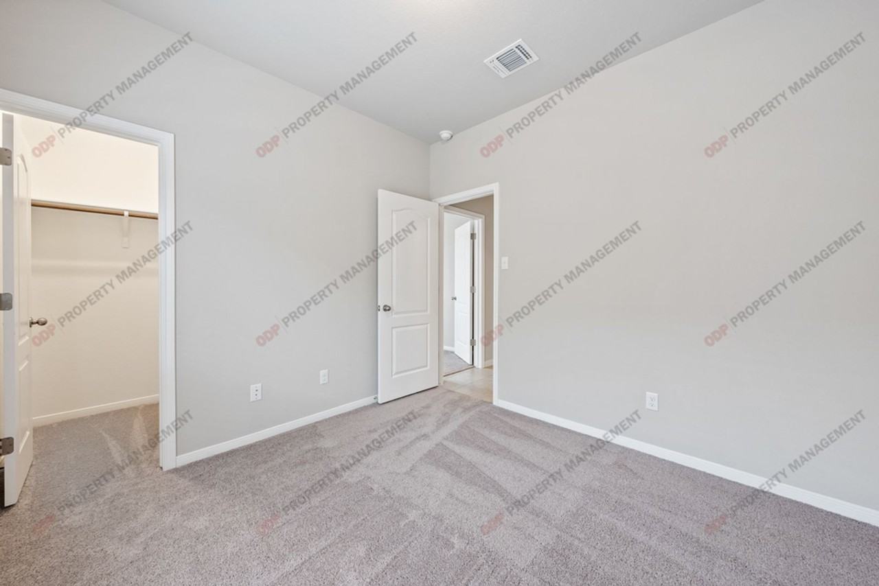 748 Gingham Trl - Photo 7 of 26