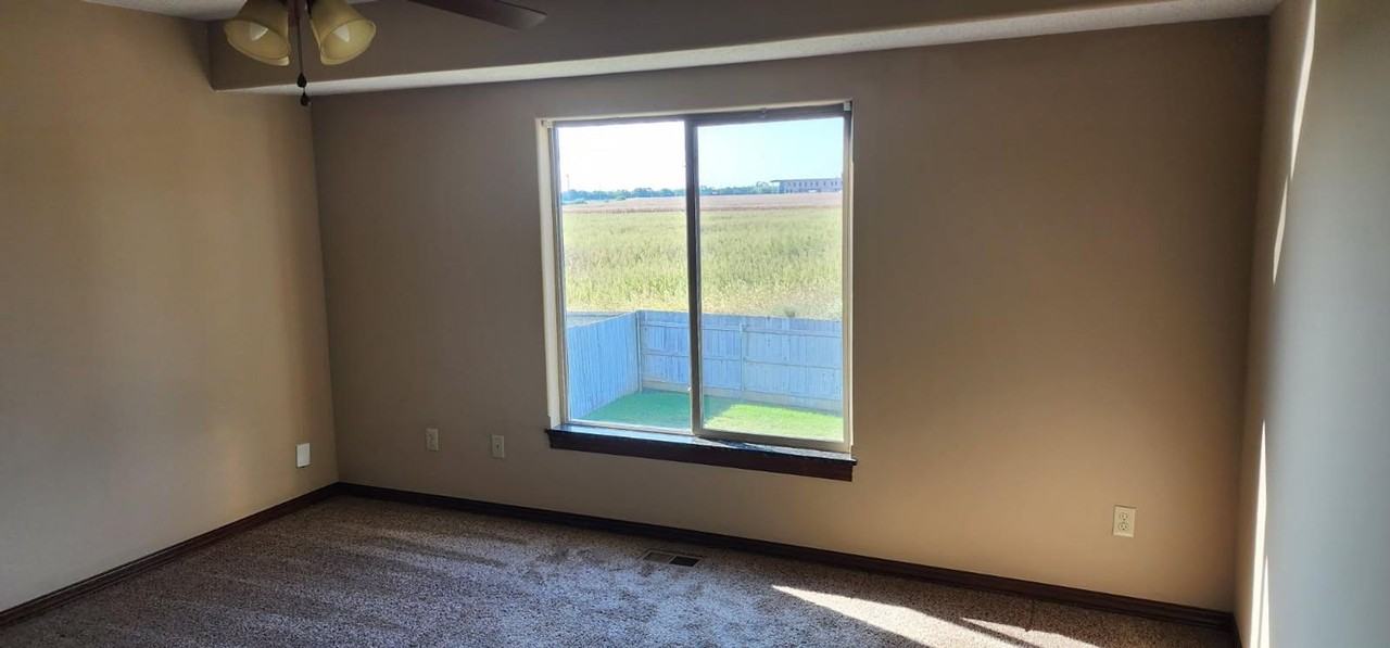 12601 E Willowgreen Cir - Photo 2 of 16