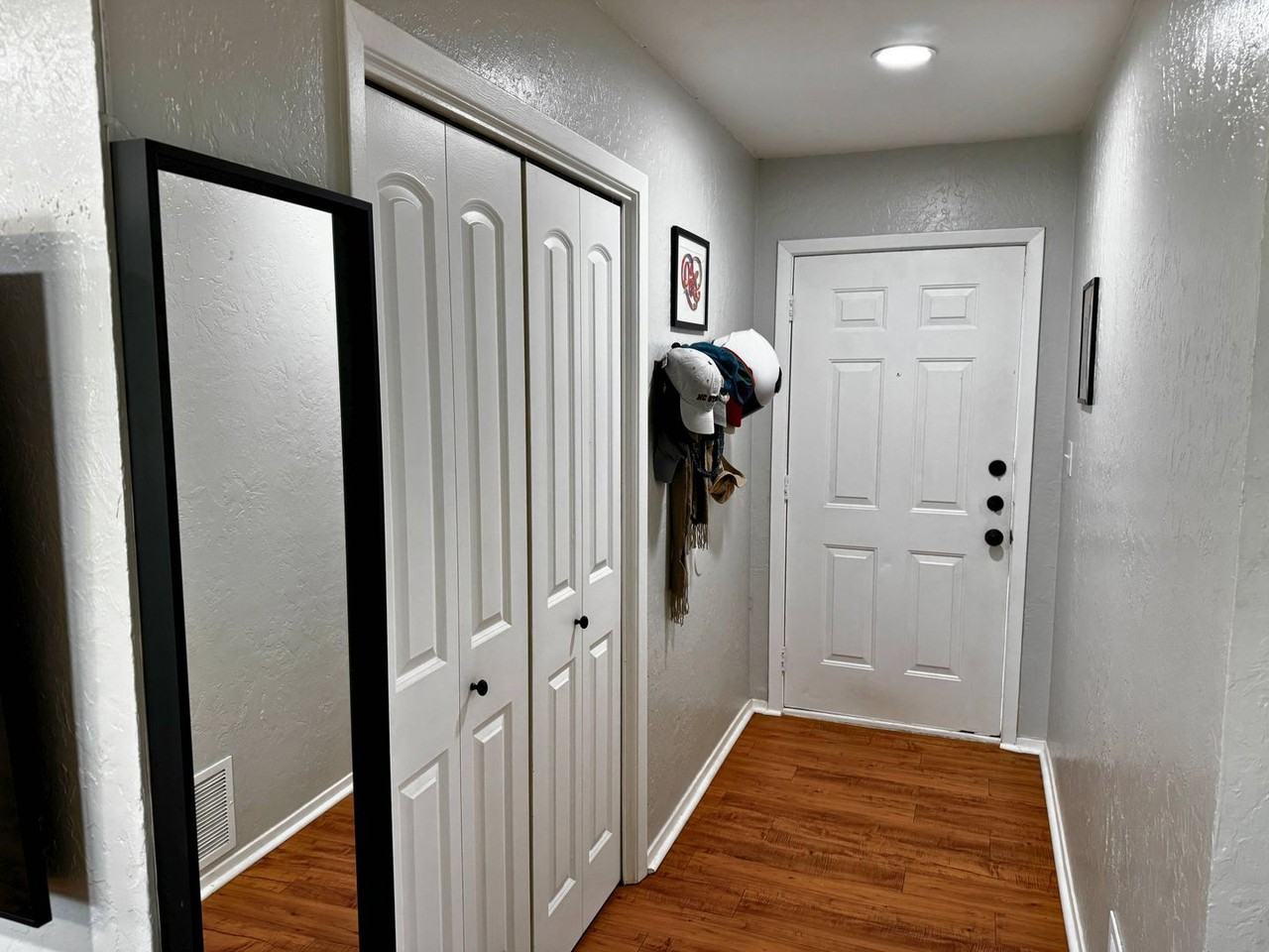 2119 Selma Dr - Photo 2 of 30