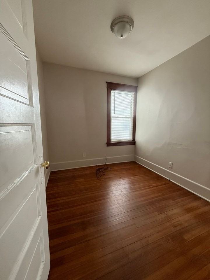 353 Division St - Photo 2 of 8