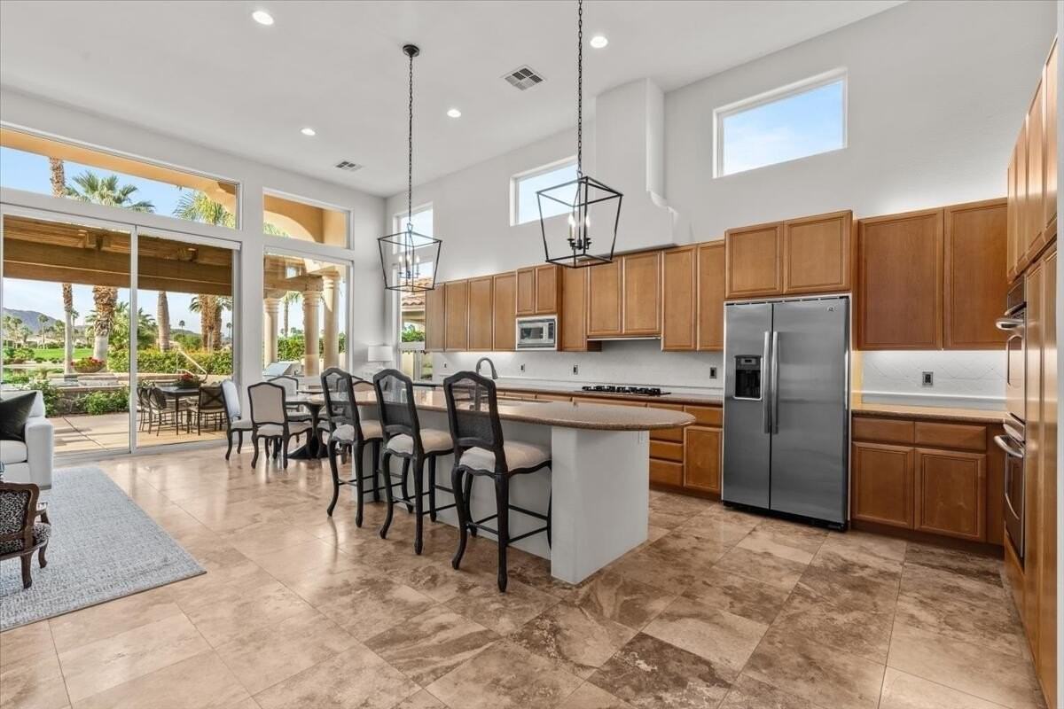 79910 Mission Dr E - Photo 6 of 36