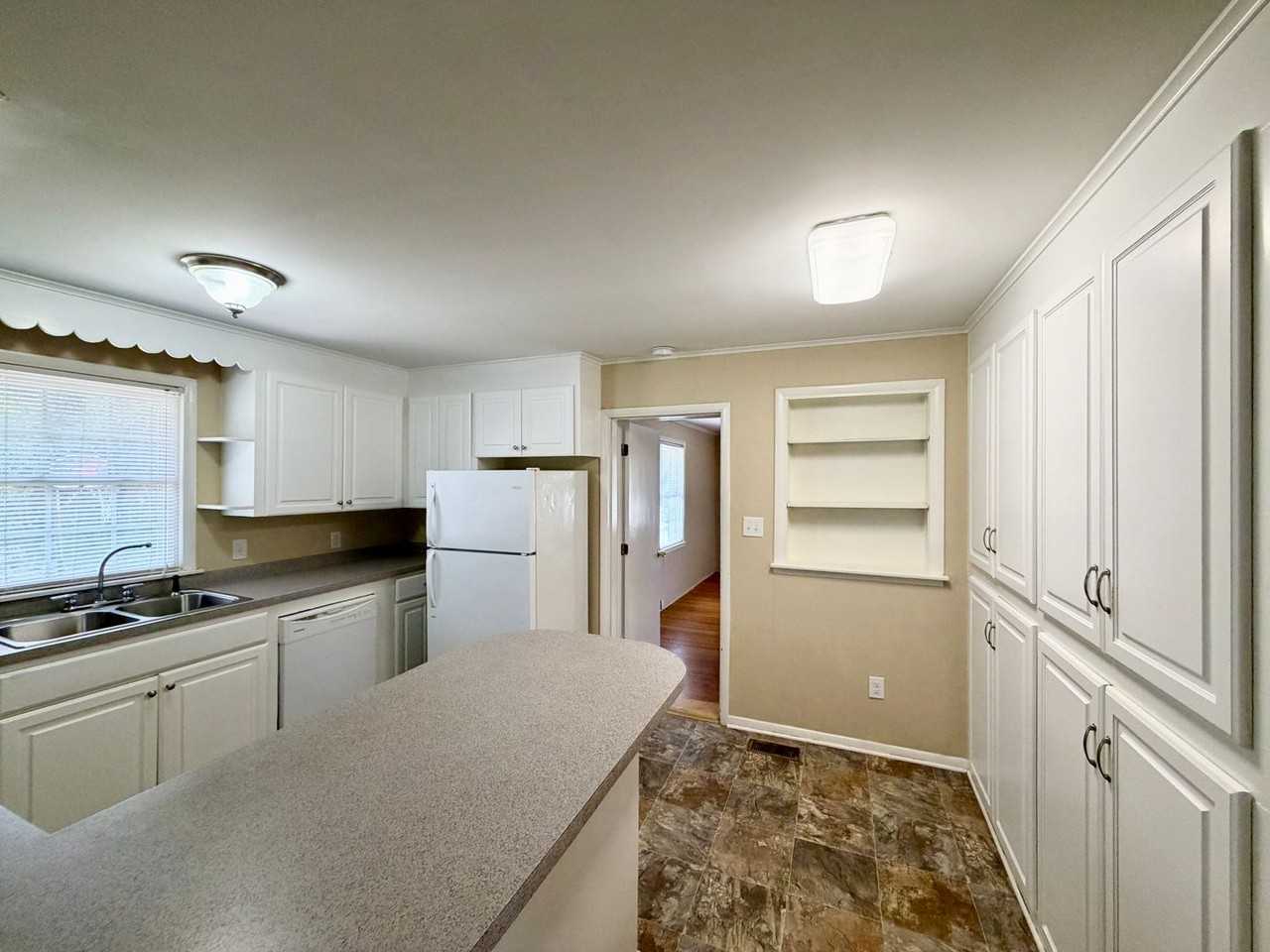 114 Fox St - Photo 6 of 22