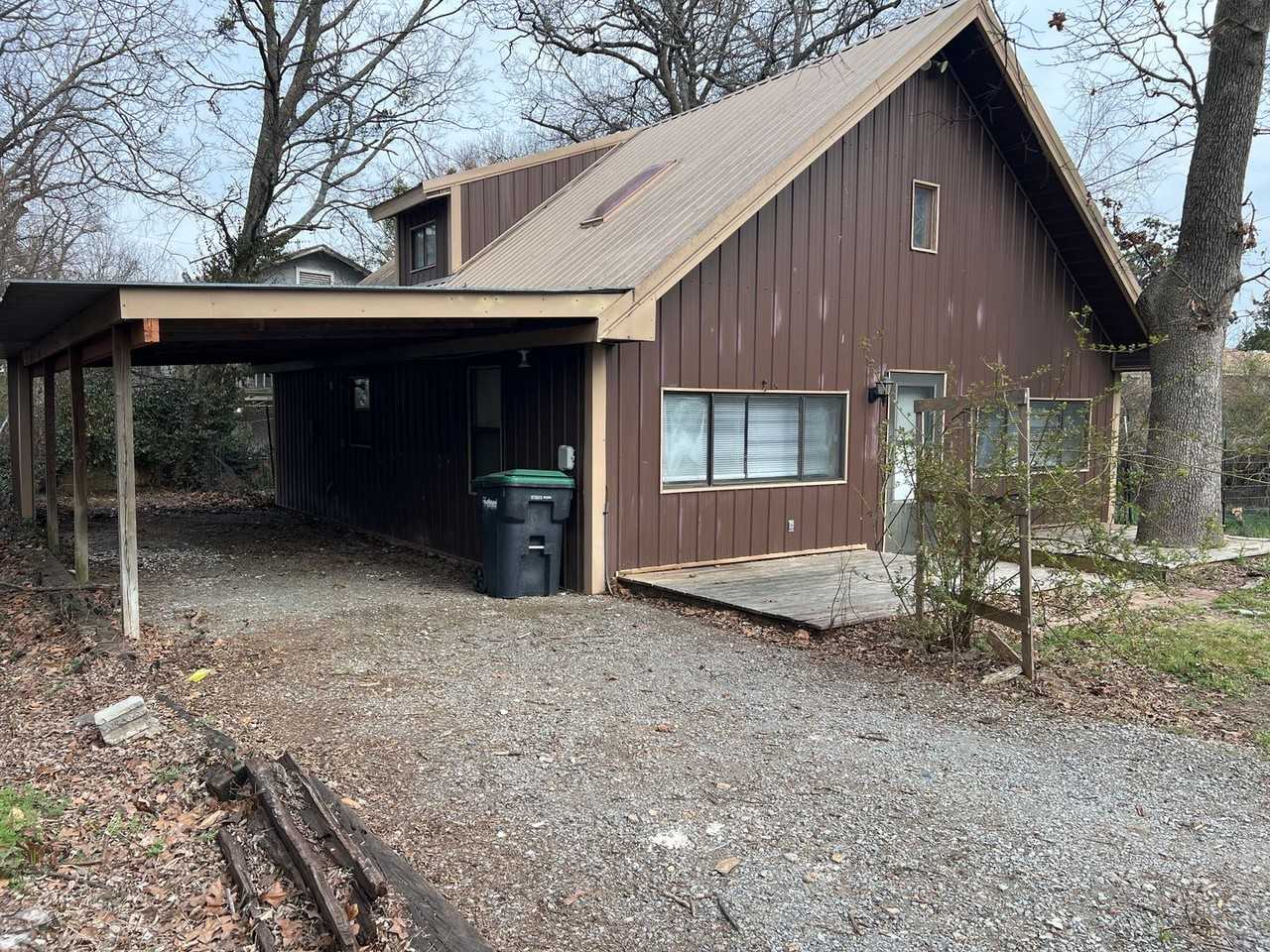 537 Seminary Ave - Photo 2 of 24