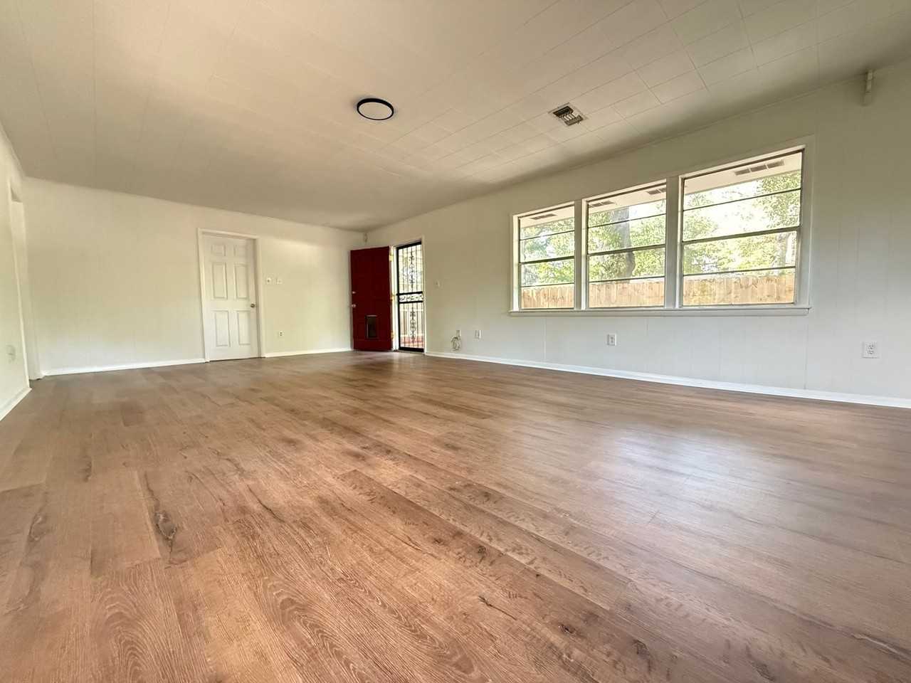 1821 Grove Hill Ln - Photo 2 of 19