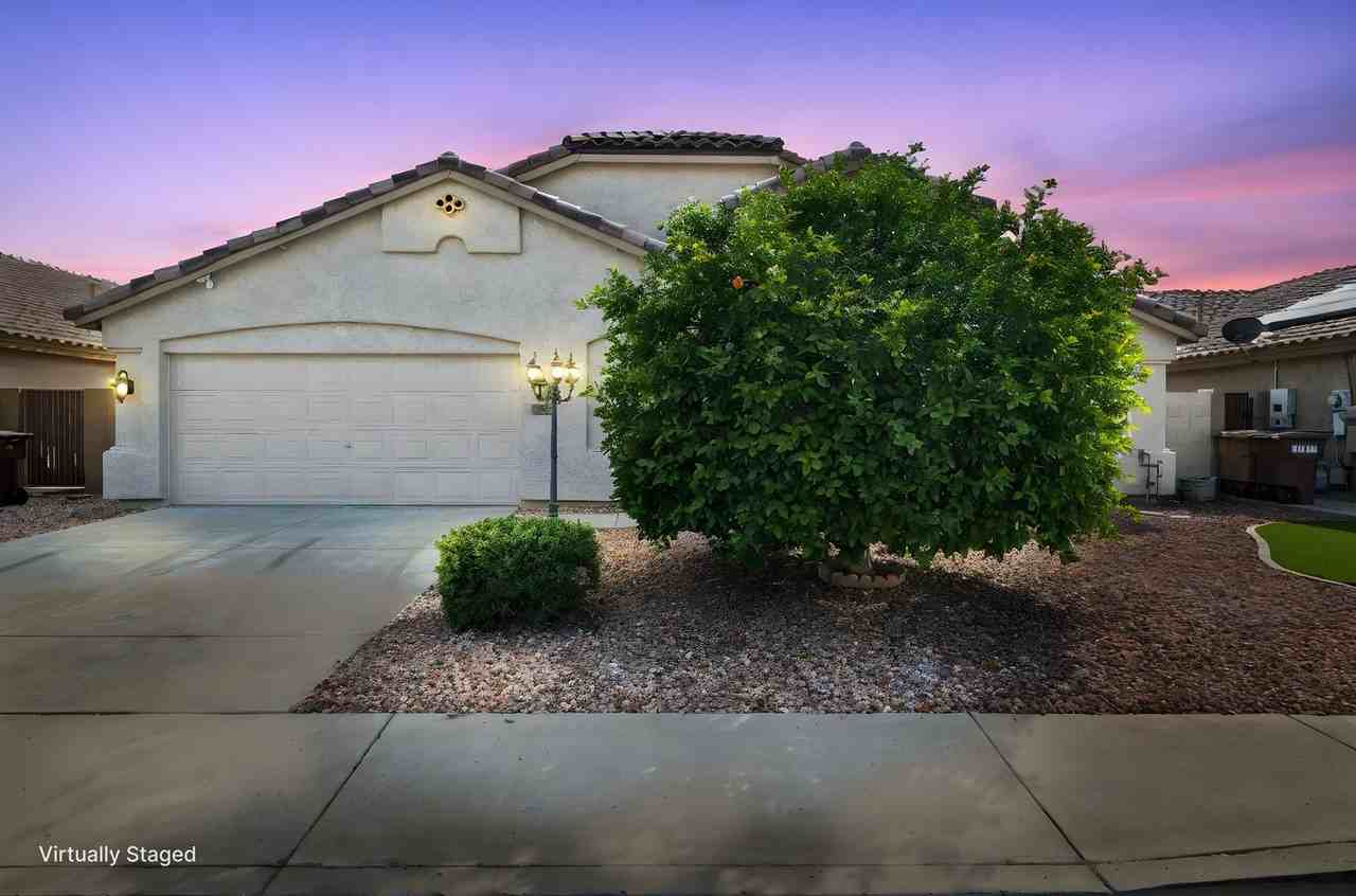 9235 W Marconi Ave - Photo 3 of 42