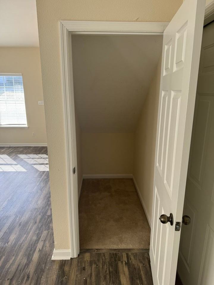 1945 Nena Hills Dr - Photo 4 of 14