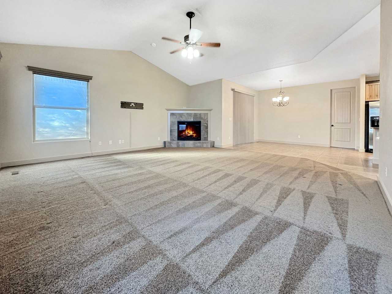 3349 N Justin Ave - Photo 3 of 28