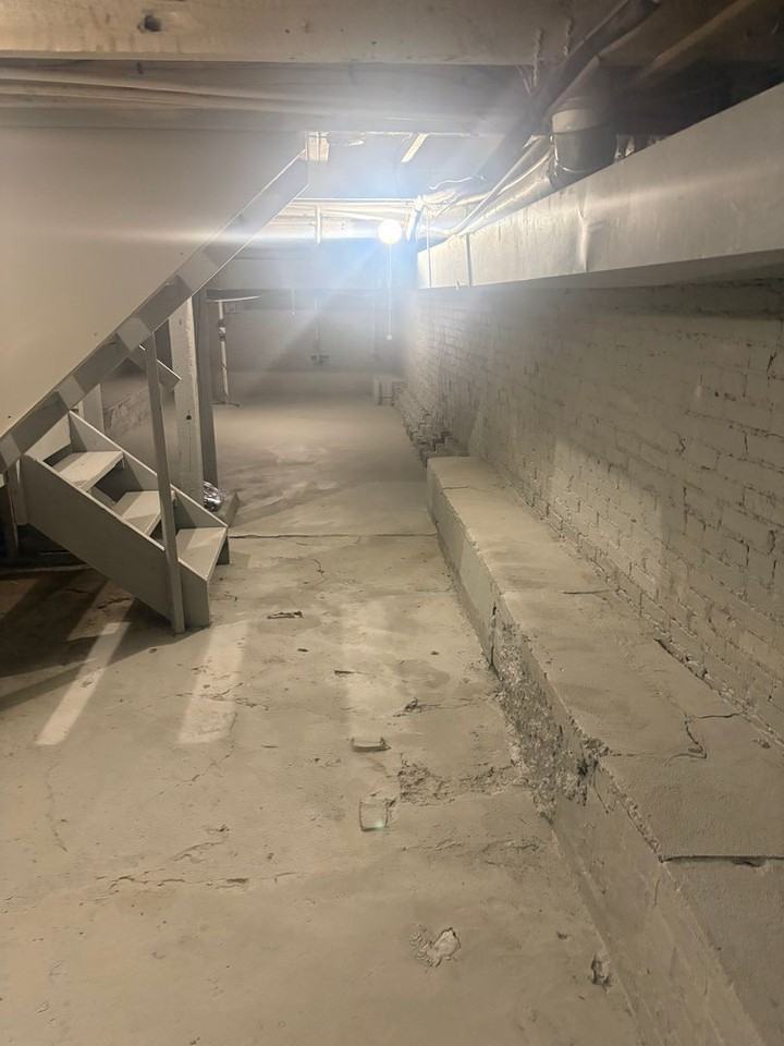 201 N Rose St - Photo 6 of 6