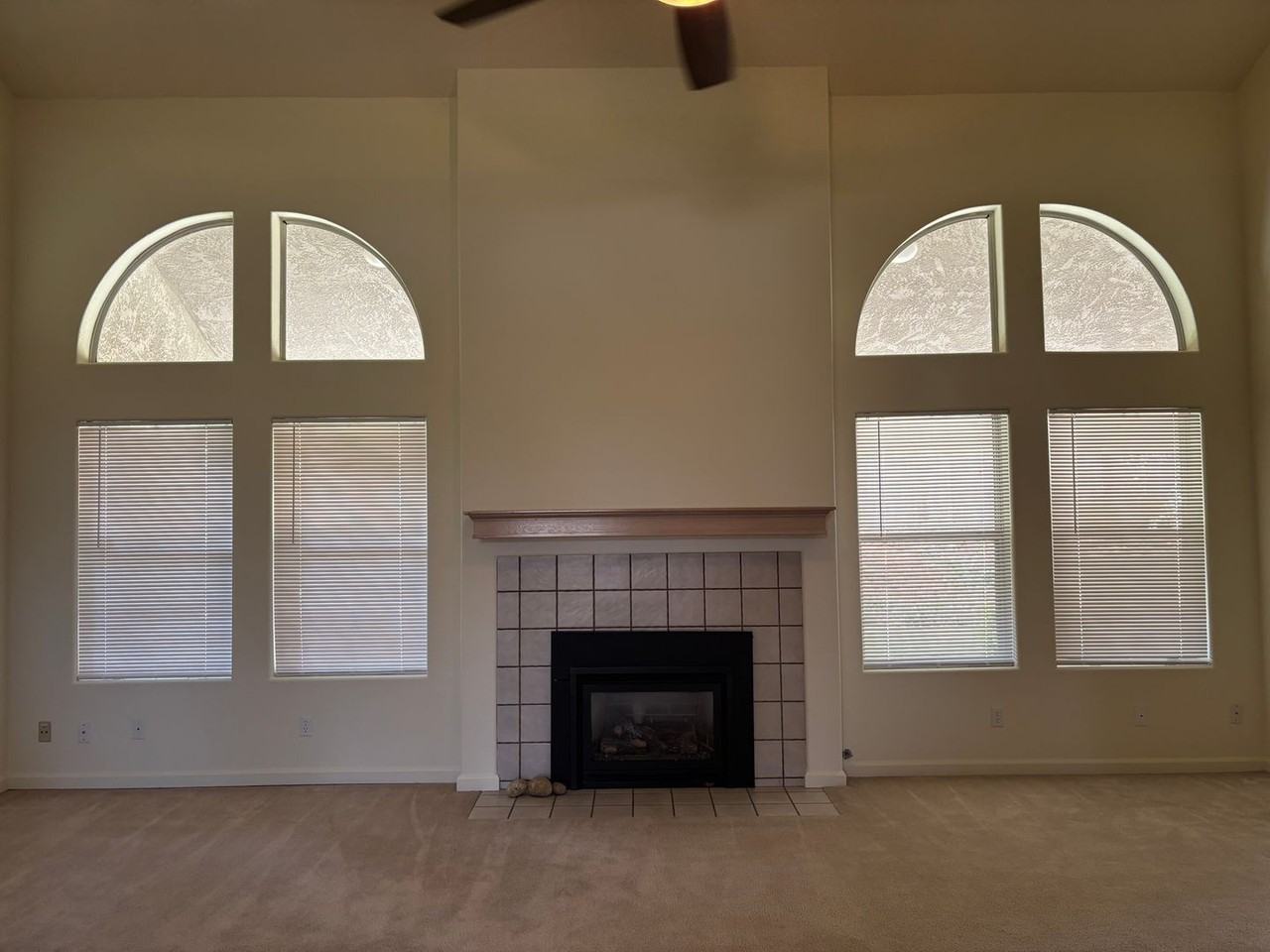 9161 N Woodlawn Dr - Photo 2 of 17